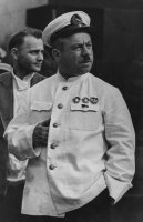 Фильм снят по оперетте 1936 года.
Оперетту написал украинский драматург Леонид Аронович Юхвид на украинском языке. Музыку к ней создал украинский скрипач и композитор Алексей Пантелеевич Рябов.
В самом начале работы Юхвид показал первые наброски художественному руководителю и ведущему актёру Московского Театра Оперетты Григорию Марковичу Ярону. Одессит Ярон проникся, и привлёк к работе композитора Бориса Александровича Александрова (в те годы - дирижёр и заведующий музыкальной частью Центрального театра Красной армии, преподаватель Московской Консерватории) и драматурга-либреттиста Виктора Яковлевича Типота, коренного одессита, сооснователя Московского Театра Миниатюр и автора текстов скетчей к множеству эстрадных "номеров".
В результате такого сотрудничества оперетта была дописана ударными темпами и поставлена практически одновременно в Москве на русском языке и с музыкой Александрова, и в Харькове на украинском и с музыкой Рябова.
Виктор Яковлевич Типот скончался в 1960 году, поэтому сценарий к фильму 1967 года Юхвид писал водиночку.


На московской премьере роль Попандопуло играл сам Ярон.


После премьеры: сидят Арон и руководитель оркестра Красной Армии А.В.Александров, отец Б.А. Александрова. Сам Б.А. Александров стоит по центру. Слева от него, видимо, В.Я.Типот, справа - возможно Д.А.Юхвид и А.П.Рябов. Насчёт пятого у меня нет даже догадок.

А теперь - байка на грани анекдота.
Когда начали снимать фильм, кто-то из функционеров обратил внимание, что Михаил Григорьевич Водяной в роли Попандопулы подозрительно похож на Ивана Дмитриевича Папанина.

Всё бы ничего, мало ли кто на кого похож, но фамилия деда Папанина была Пападопулос, Папаниным он стал, когда переехал в Россию и поступил матросом в Российский флот. Да и партизанская биография Папанина могла способствовать возникновению ненужных ассоциаций.
Александрову пришлось организовать просмотр Папаниным кусочков снятого материала. Папанин ржал, как мальчишка, и все претензии были сняты. Иван Дмитриевич даже подсказал харьковчанину Водяному кое-какие повадки типичных одесских припортовых жуликов.