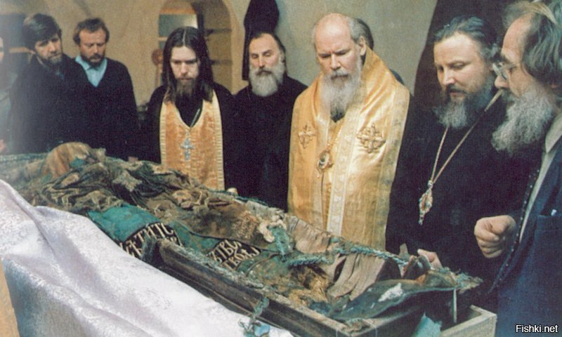 Со своими трупяками разберись, христанутый.