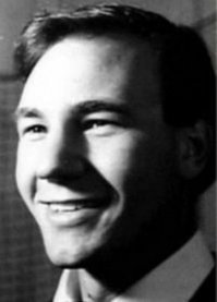 Верно. Патрик вот так выглядел.