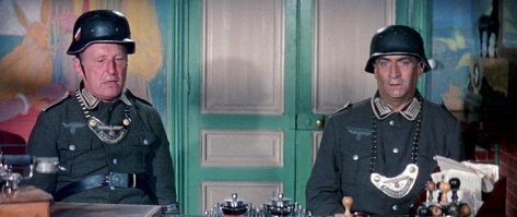 Пусть меня убивают, я буду молчать.
  И я не скажу ни слова, если вас будут убивать.