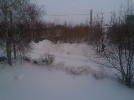 мне нравятся подобные посты... своя самобытная эстетика... даже в самых неприглядных местах есть что-то притягательное... без всякой политоты... например вид из моего окна в январе...