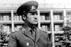 Симпатичный парень, батька в молодости интересный мужик был.