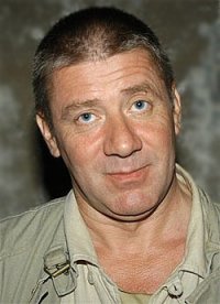 Начинал сниматься в Ликвидации...заменили на Маковецкого.