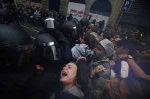 Ужас! Позволю добавить еще фото изуверств этих дикарей.