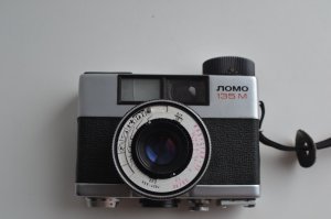 Смена 8м у меня был первым фотоаппаратом, а вторым был Ломо 135М.