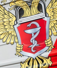 И змея на чаше Гигии как из журнала "Крокодил".)))Наверно маститый художник рисовал,из нонешних деток-вундеркиндов чинуш...)))