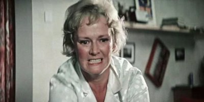 Леонид Гайдай и Нина Гребешкова(((( а почему на фотографии Наталья Селезнева???