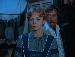 А накидайте примерный план жилища этой семейной пары. 
И за одно план трактира.