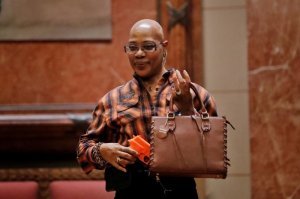 Большинство явно собираются на "охоту":
- Че, насиловать будете?
- Нет, что вы.
- А придется!