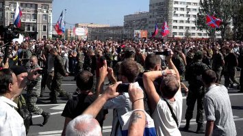Бандеровские выб.лядки в пиндоских ношенных футболках, в Донбассе...
