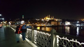 Сердце защемило.Один восточный мудрец сказал:-Человек умрёт в трёх случаях.В Стамбуле.По дороге в Стамбул,от тоски по Стамбулу.