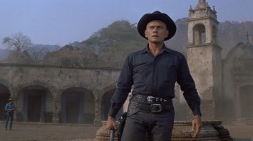 А как же Юл Бриннер, из "Великолепной семёрки"?
Да и кроме этого фильма у него немало замечательных ролей.