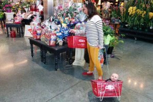 Женский образ в демотиваторах