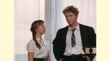 Хотя повесть была биографической   мало у кого из героев были прототипы. Нестора Петровича автор, разумеется, списал с себя. У него был ученик, который чем-то напоминал Ганжу, и поклонница   будущая киношная Нелли Леднёва. Крупная девушка работала на стройке бетонщицей и всё время норовила проводить учителя до дома: «Вам одному будет страшно». Остальные персонажи были собирательными или выдуманными. Любитель танцев Ляпишев получил фамилию от секретаря райкома комсомола в Краснодаре, Петрыкин   от директора краевого драмтеатра, а Коровянская была названа в честь девушки, с которой у автора был короткий роман, но она собиралась замуж за молодого человека с такой фамилией…
Андрей Мягков пробовался и на роль Ганжи, но эти пробы были совсем неубедительными…
В итоге Ганжой стал Александр Збруев, к которому этот герой приклеился на долгие годы. На съёмочной площадке этот актёр тоже помотал нервы режиссёру   он наотрез отказался носить рабочую робу, и его герой стал модником, разгуливающим по стройке в дорогой замшевой куртке.
До появления Светланы Крючковой на роль Нелли пробовались Наталья Гвоздикова, Ольга Науменко, Елена Прудникова и другие не самые известные актрисы… Саму Крючкову режиссёр сначала хотел взять на роль Светланы Афанасьевны   жены Ганжи. Именно с Александром Збруевым она и проходила пробы. Снимали сцену, когда Ганжа затаскивает Светлану в квартиру со словами, что за порогом они ученик и учительница, а дома   муж и жена… Крючкова так вошла в роль, что до крови укусила Збруева за палец. Пробы остановили и актёры разошлись по домам. Тем же вечером режиссёр позвонил актрисе и сказал, что утверждает её на другую роль.
На роль любительницы танцев Люськи пробовалась младшая дочь режиссёра   начинающая актриса Елена Коренева. Она не чувствовала в себе комедийного таланта, поэтому от роли отказалась, но её можно увидеть в эпизодической роли девушки в библиотеке. Старшая дочь Алексея Коренева тоже снялась в небольшой роли   Мария сыграла девушку с ребёнком. Вообще, в «школе» было много друзей и знакомых режиссёра   они сидели на задних партах в классе и играли в массовке.
Внимательные зрители так же могут заметить, что Ганжа и Леднёв пьют вместо пива квас, а школа меняет облик   в первый рабочий день Нестор Петрович проходит мимо квадратных окон школы, открывает глухую дверь и… оказывается в совершенно другом здании с застекленными дверями и арочными окнами.
По сценарию в фильме пел Григорий Ганжа, но утвержденный Александр Збруев оказался непоющим актёром. В начале съёмок режиссёр услышал пение из гостиничного номера Светланы Крючковой, где вечерами собрались актёры. Оказалось, что это пела сама Крючкова. Режиссёр познакомил её с композитором Эдуардом Колмановским, и специально для актрисы он написал знаменитый романс «Чёрное и белое».
После большого количества гневных писем по поводу рабочего названия «Приключения школьного учителя» объявили конкурс среди съёмочной группы   за лучшее название дарили бутылку коньяка. Выиграл оператор Анатолий Мукасей, который первым произнес: «Большая перемена»!