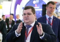 Чинуш возят с мигалками и ветерком по баням и саунам на оргии к гетерам,за народные деньги! В нормальной стране всё это немедленно бы всё раздали детям и пенсионерам!Сегодня утром бабушку ветерана войны переводил через дорогу,так они нас чуть не сбили,на пешеходном переходе,а обычные гайцы всё это только видели и честь им отдали и салют из табельного оружия с воздушными поцелучиками! А наз с  бабушка ветерано войны и труда оштрафовать хотели,но я убежал!Морды разъели - пенсии украли!