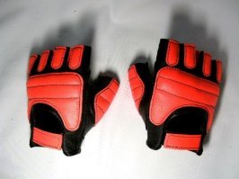 После близкого знакомства с большинством таких механизмов, такие перчатки будут совсем в пору. Без выступающих за пределы частей.