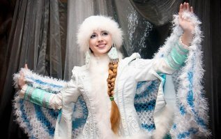 Какая Барби? Болше Снегурочку похожа