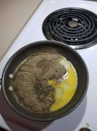 Я так когда-то супчик приправил в кастрюле.Так обидно было.Пол дня варил,такой был вкусный и наваристый,и чёрт дёрнул приправки подсыпать.И всё содержимое солонки вместе с крышкой в кастрюлю...