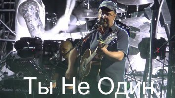 10 известных сериалов, которые начинали снимать с неожиданных моментов