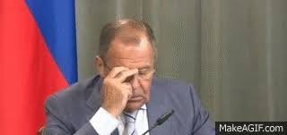 Девушка иллюстрирует жизнь со своим парнем, показывая, что любовь - не только цветочки и конфетки