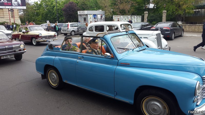 А у нас в Кишинёве 9-го мая ветеранов отвезли к Мемориалу воинской славы в автоколонне на ретро-автомобилях.