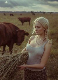 Красивые деревенские девушки