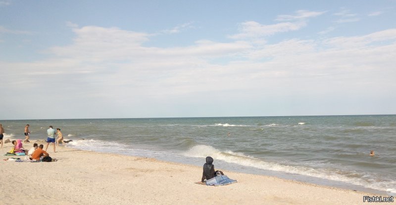 Вот личное фото. 12 июня, Азовское море.
Часто его показываю знакомым, как ответ на вопрос : "как погода на море?"