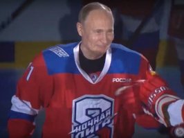 Путин объяснил разгромные победы своей команды в хоккейных матчах.

"Путину был задан вопрос – почему его команда всегда побеждает, да еще с разгромным счетом. «Это команда звезд хоккея,  они  и выигрывают» - ответил Путин. Он подчеркнул, что сделать это несложно, так как члены его команды – умелые хоккеисты, «гениальные игроки» и победители Олимпийских игр.  Его команда выиграла со счетом 14:7. Сам президент забросил 10 шайб..."



И какие же , к чертям собачьим, это - "звезды хоккея", если все они забросили всего 7 шайб, а он - 10 ! Значит Путин - самая большая звезда хоккея. Ура !  Если конечно, он сам играл, а не "удмурт" - глазки щелочки.  :)