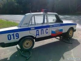 Президент Туркмении заложил новое село на фоне картонных домов, солнечных батарей и ветряков