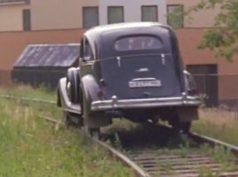 Как по рельсам. Буквально. Автомобили на железнодорожном ходу