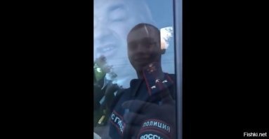 Начинающий блогер, плохо кончил...
Доигрался йух на скрипке,
сильно музыку любил...
