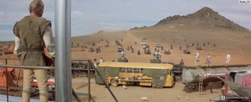 К слову поэтому в старых фильмах "безумный макс" 1 и 2, бензин сам производили, а кто не производил грабил тех кто его производил...
Сценаристы в то время не были такими тупыми и необразованными как сейчас.