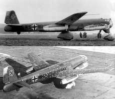 Ju-287, скоростной тяжелый бомбардировщик.
...в августе [1944 года - прим. мое] летчик-испытатель Зигфрид Хольцбауер впервые поднял машину в воздух.