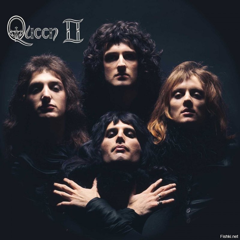 ну положим не альбом, а момент из клипа.
а вот схожесть с альбомом Queen II (вышедшего за год до создания песни Богемская рапсодия) есть