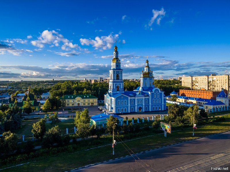 Приведу пример. г. Ульяновск центр города ул. Минаева. Раньше тут был почти заброшенный сквер для выгула собак! Что уже уссывон! Сквер в центре города настолько загаженный что его отдали под собачьи какашки!:) И смотри что получилось!