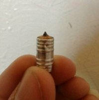 Еще можно снять жестянку от ластика, и у Вас появляется еще дополнительно 7 миллиметров прекрасного карандаша!