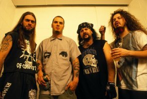 Pantera:
Darrell Lance Abbott 1966-2004
Vincent Paul Abbott 1964-2018
