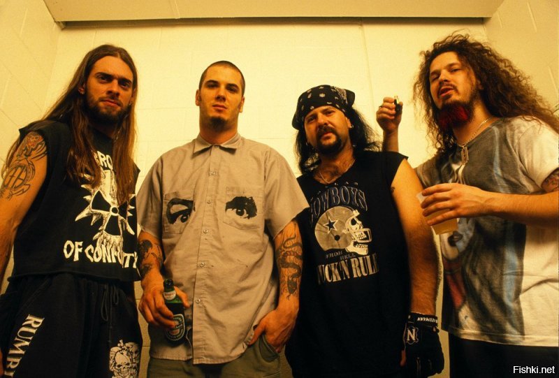 Pantera:
Darrell Lance Abbott 1966-2004
Vincent Paul Abbott 1964-2018