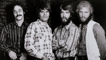 Creedence Clearwater Revival, или просто Криденс.
Братья Том и Джон Фогерти