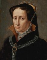 все три версии не верны

вот на фото она "кровавая Мери"
она "элиту" немного "проредила" 
это ей и не простили! смердов если миллионами убивать, то нормально, а если "элиту" тронуть, то будет кликуха "Кровавая Мери"