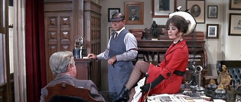 Первая суфражистка в моей жизни. Светлый образ. А эти грымзы - жалкая подделка.