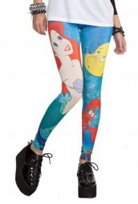 Желтый окуевает, русалочка завидует, а рак на ее сиськи пялится)))