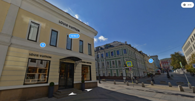 "извольте выделить средства дабы оплатить идентичные материалы"
Хочешь свою Пятерочку открыть в старом здании - ищи деньги на ремонт сам. Нет денег? Иди открывай в соседнем доме,где ничего реконструировать не надо. 
При этом всякие Пятерочки почему-то упорно считают, что вырвиглазно яркий говнофасад , максимально не гармонирующий с архитектурой здания - это круто. Вот для примера центр Москвы - бутики Louis Vuitton и Nespresso. Аккуратные лаконичные вывески не портящие вид здания. Никакого пластика. Все стильно и аккуратно. Что мешает другим магазинам в других городах так делать? Просто на центральных улицах Москвы есть так называемый дизайн-код, который требует от арендатор помещений четко соблюдать требования к размерам вывесок, дверных проемов, декоративным элементам, подсветке и т.д. Не нравится - берешь и едешь открывать свой магазин где-нибудь в Бутово.