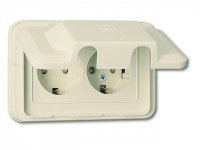 видимо, эти юзеры категорически не хотят знать про влагозащищённые розетки