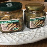 Маринованые миноги очень популярны в Эстонии.
Рекомендую под водочку, очень душевно...