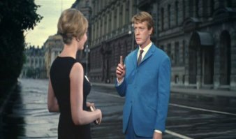 Вертера и Электроника сразу же вспоминил.
А ещё - он.
"У вас фотоэлементы запотели..."(с) Роберт