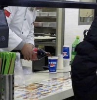 Либо стакан должен расплавиться, либо Кола испариться :)