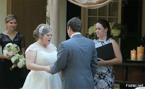 Жениху не повезло потерять сознание во время свадебной церемонии
