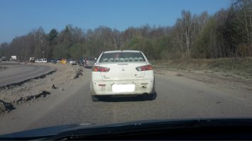 А я недавно в пробке стояла вот за этим: