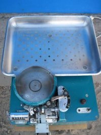 А сразу в банк нельзя было отнести, чтобы там посчитали на машинке? Даже при "кровавом коммунистическом режиме" было чем считать. Я сам в Сбере работал, вообще не было проблем со счетом монет.